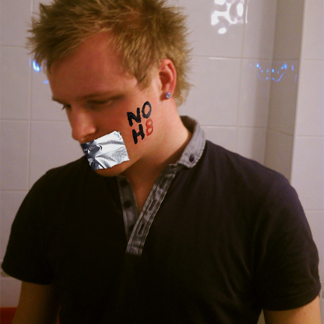 Me_112_noh8_original