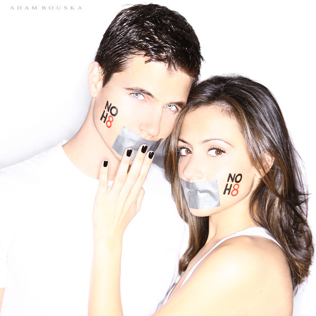 Robbie Amell & Italia Ricci